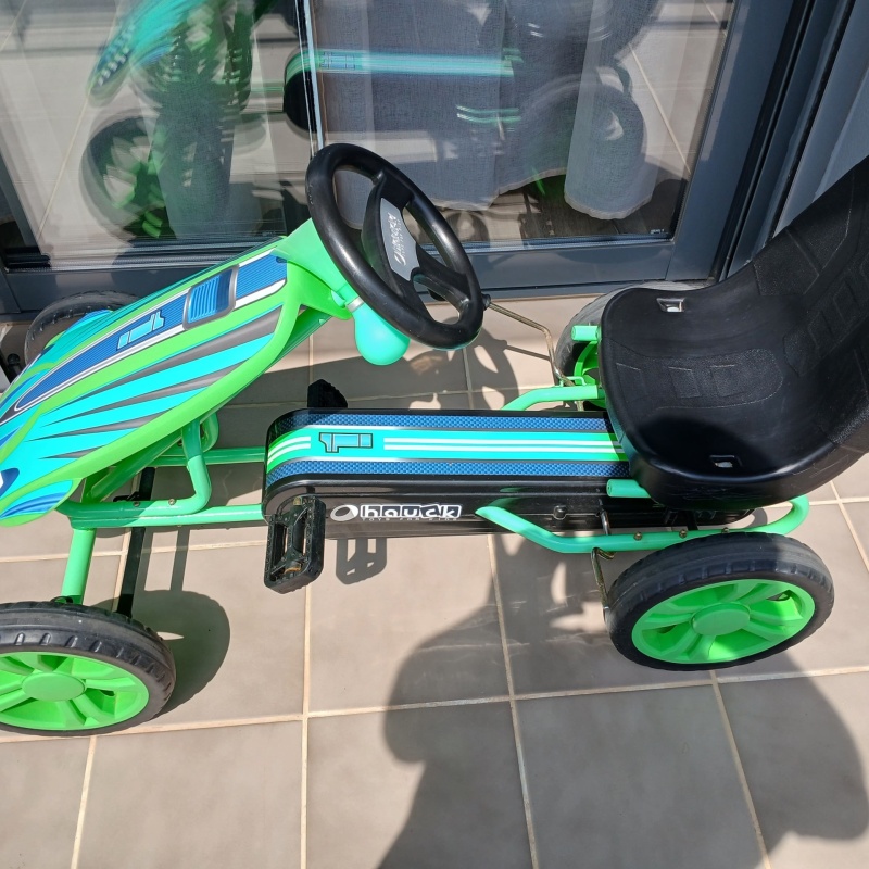 Coche de pedales